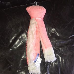 NWT scarf 🧣 soft and big 80% off retail